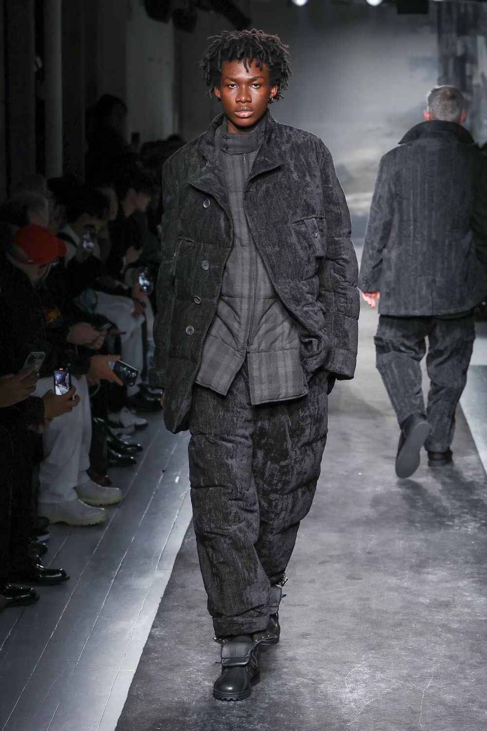 LOOK.4