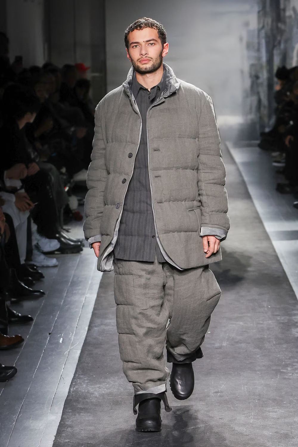 LOOK.33