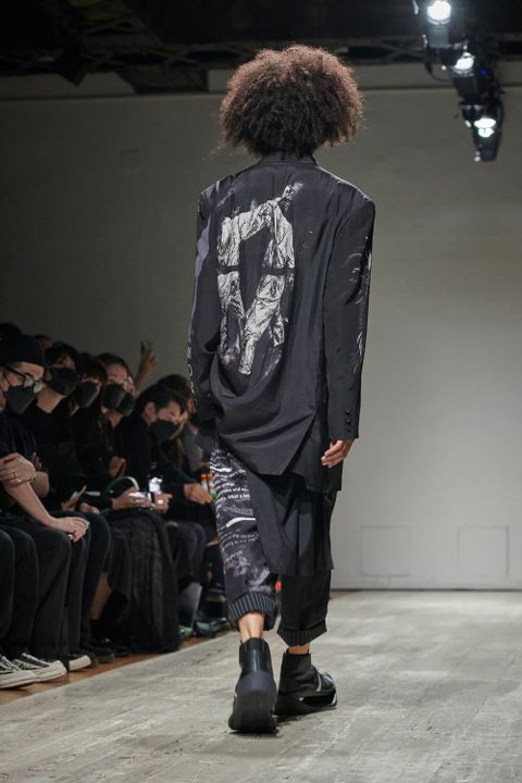 LOOK.33