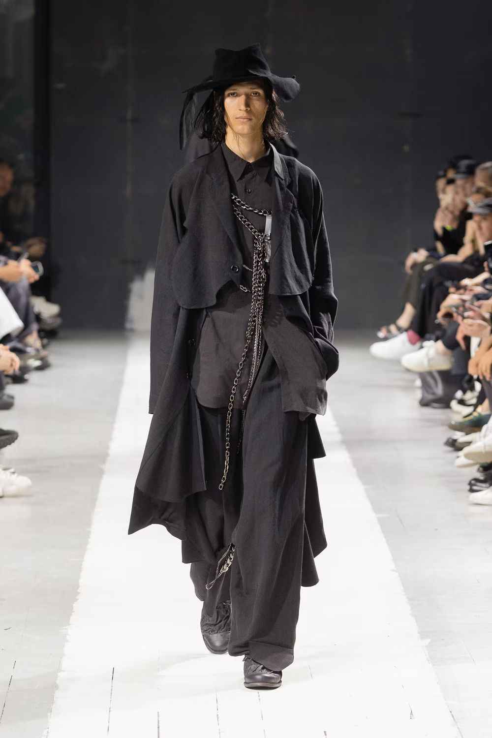 LOOK.38
