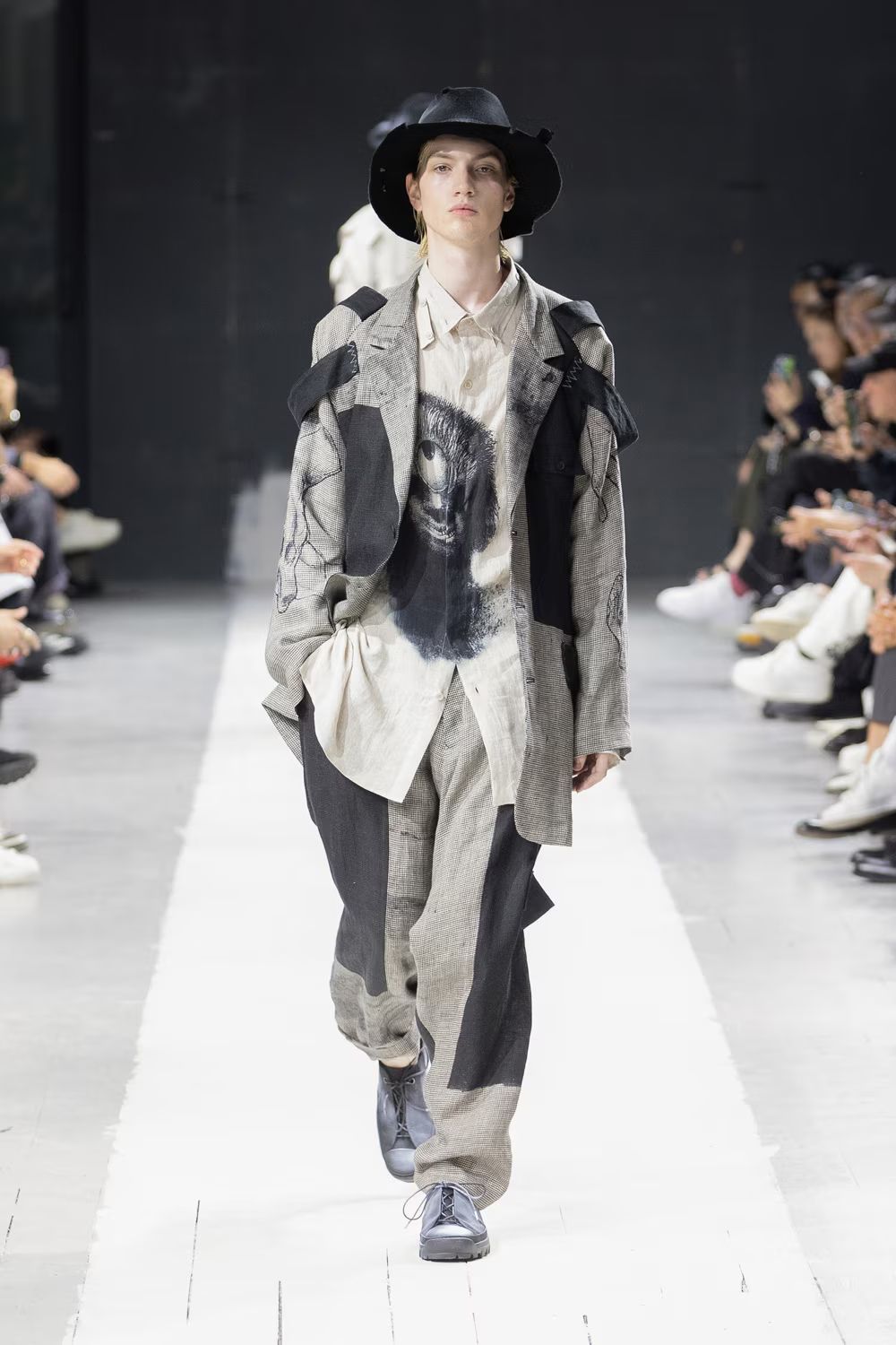 LOOK.8
