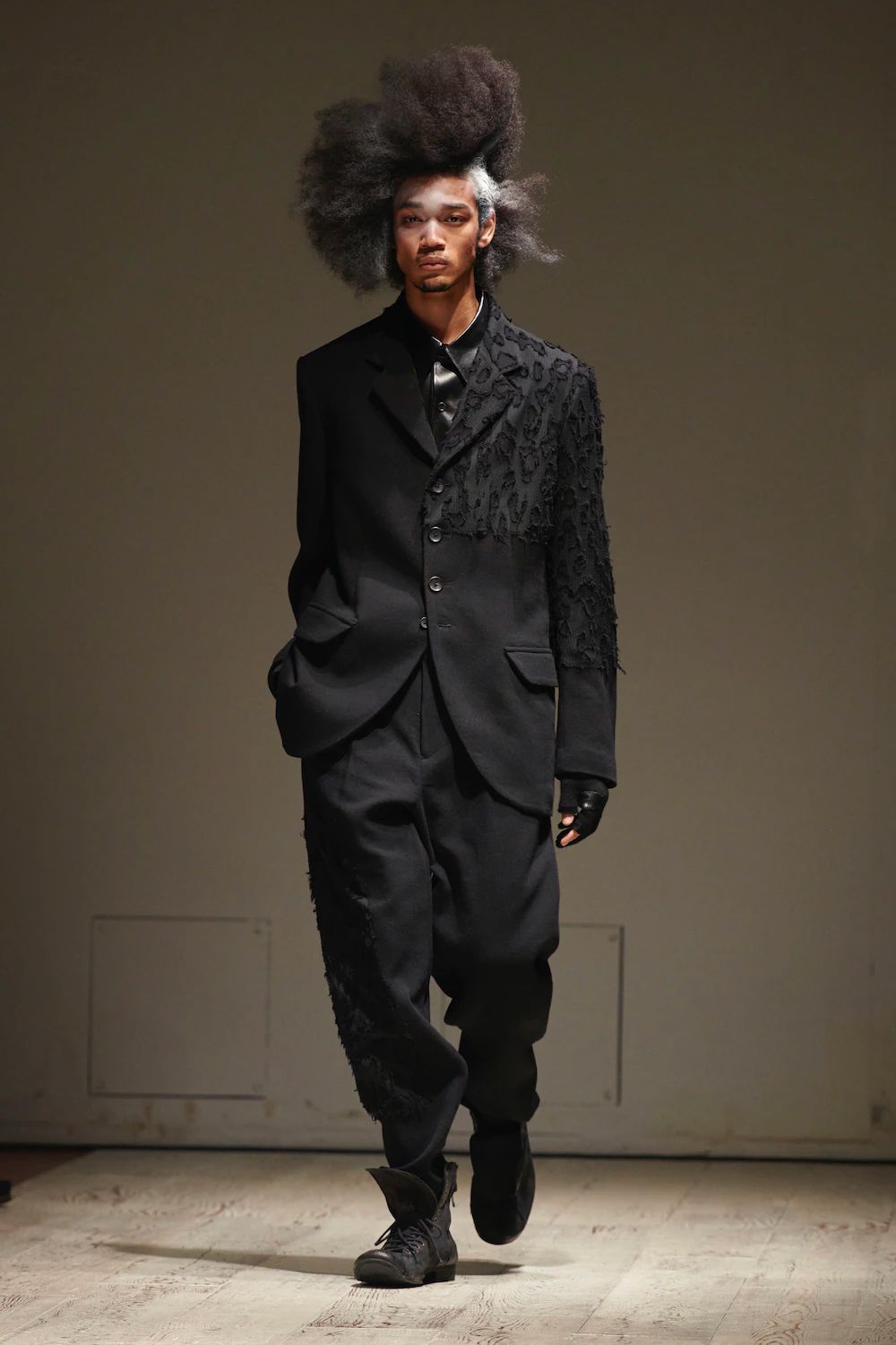 LOOK.7
