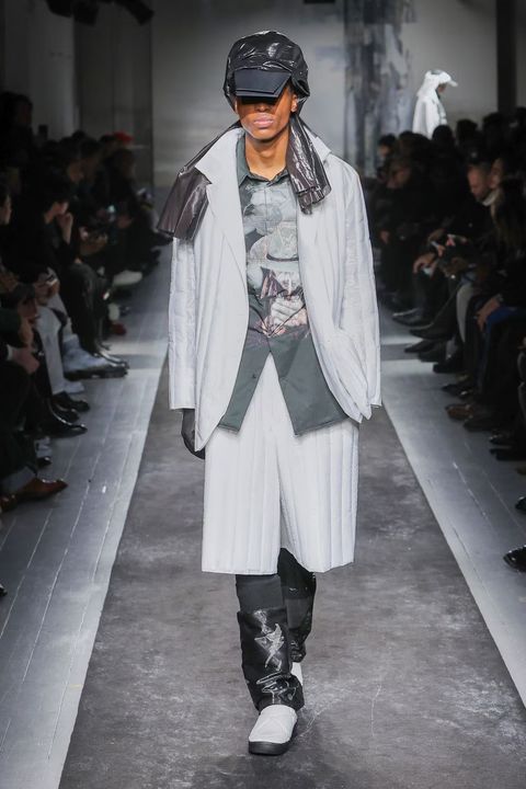 LOOK.37