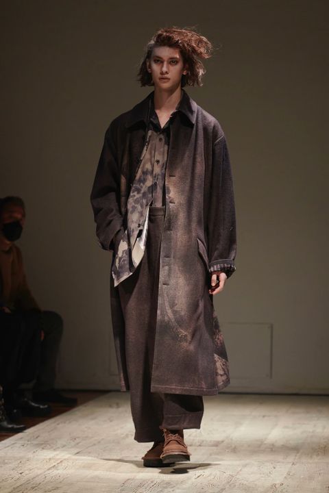 LOOK.28