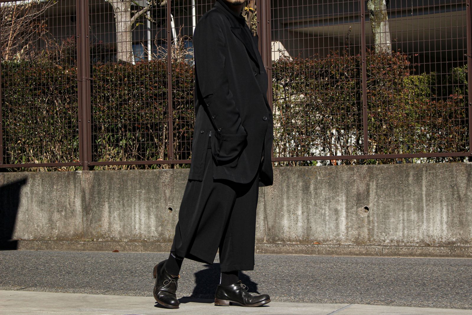 Yohji Yamamoto [ギミック楽しむ黒スタイル] | ALUBUS / RUFUS