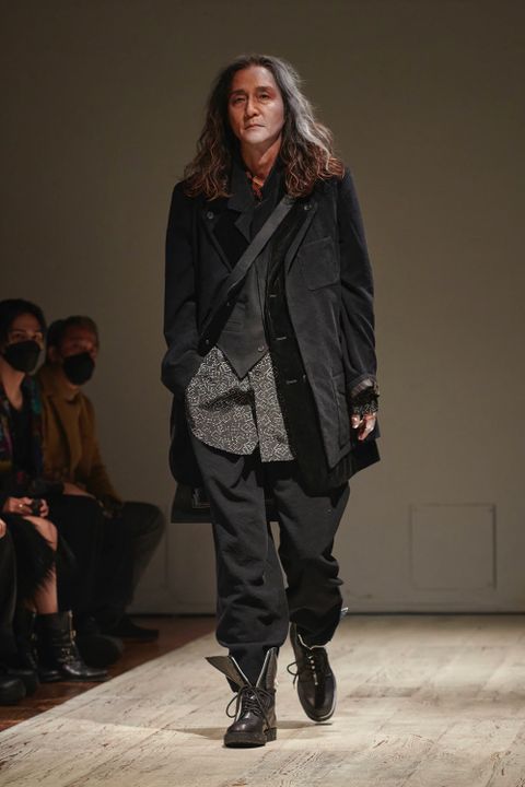 LOOK.17