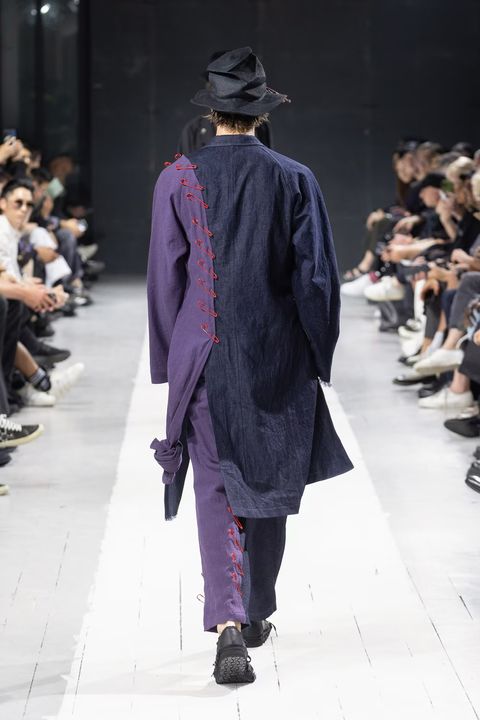 LOOK.33
