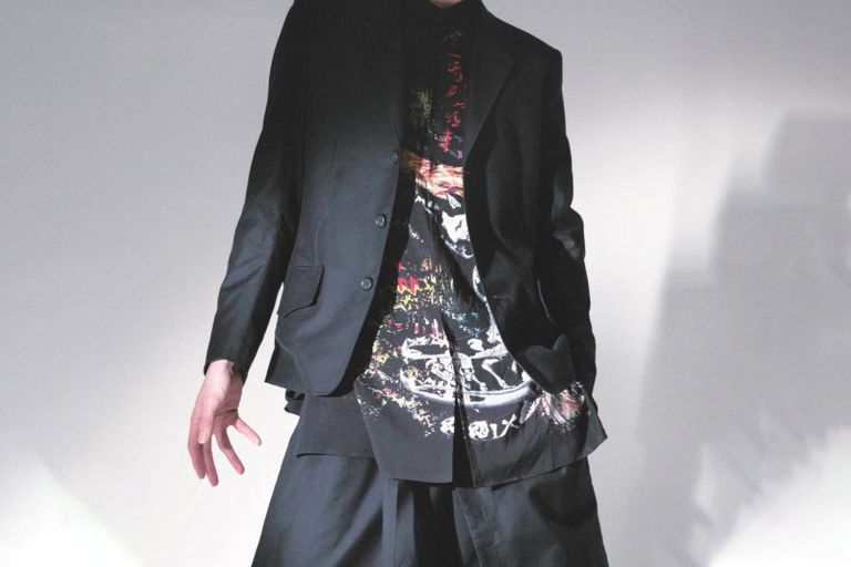 Yohji Yamamoto [夜陰に佇む者]