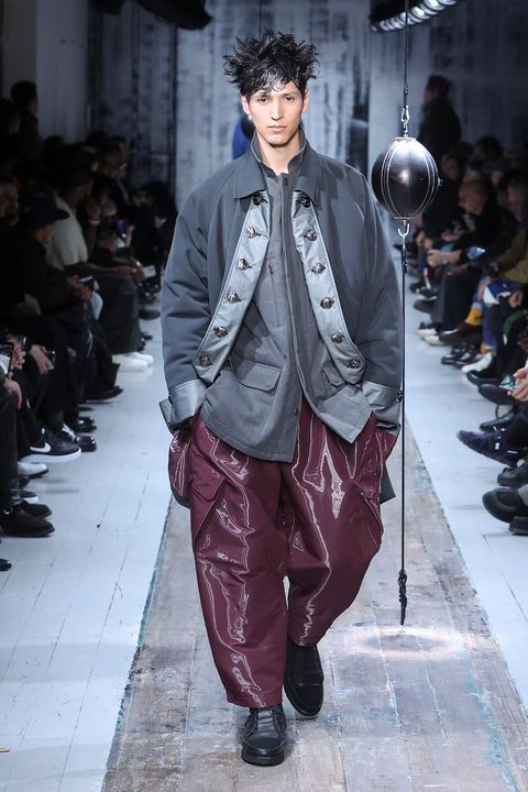 LOOK.19