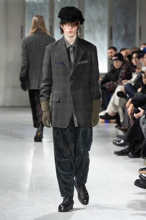 LOOK.27