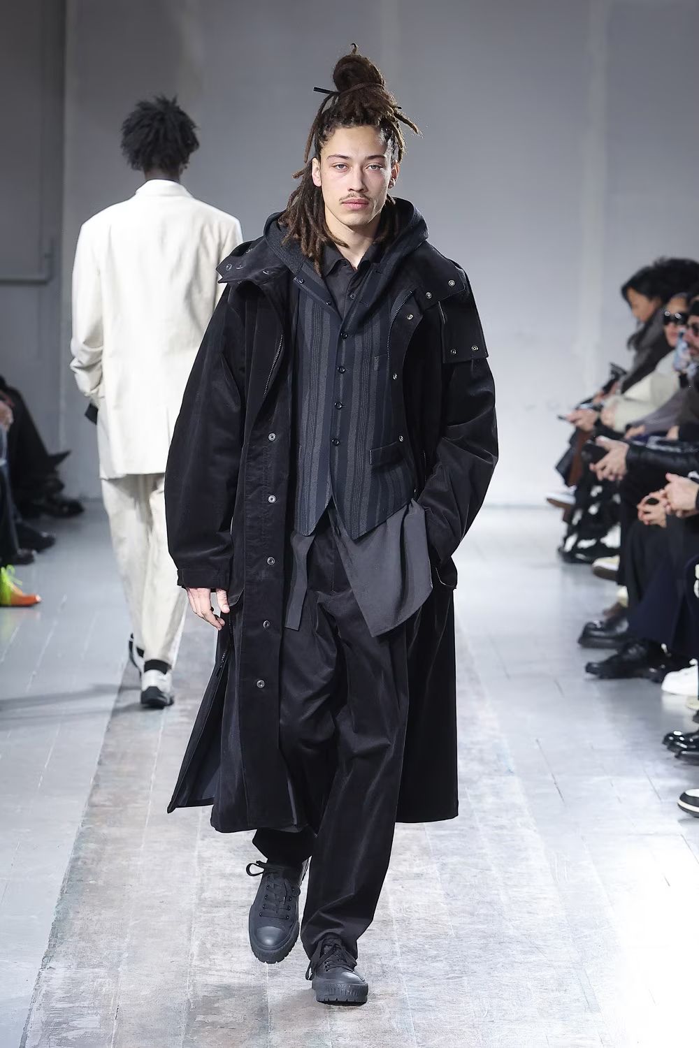 LOOK.34