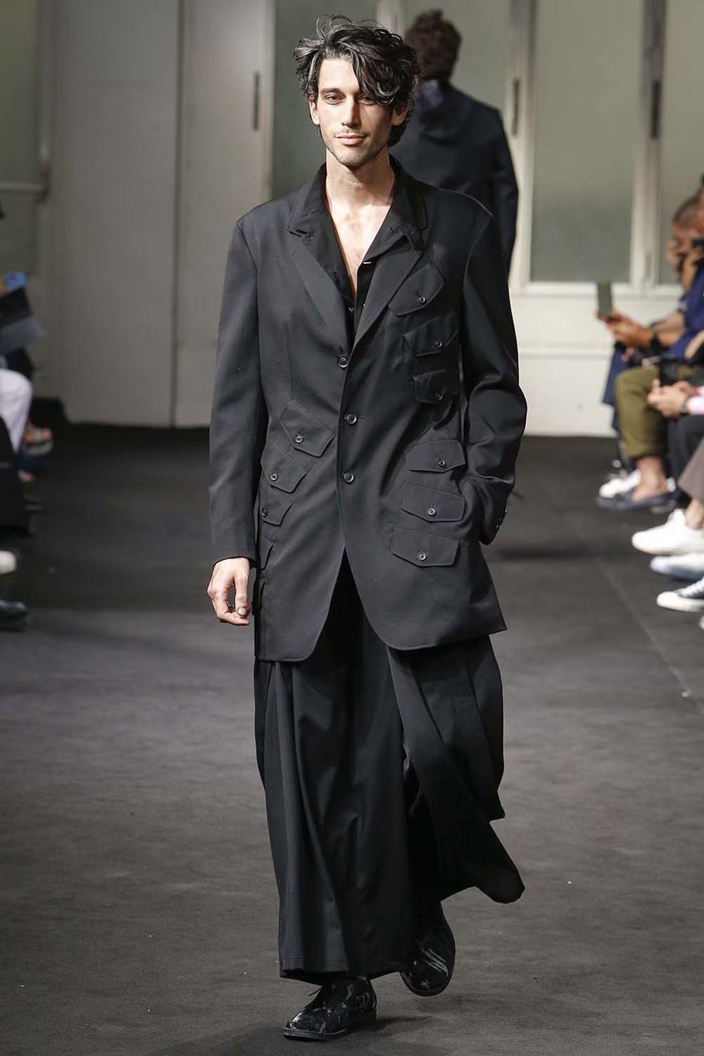 LOOK.2
