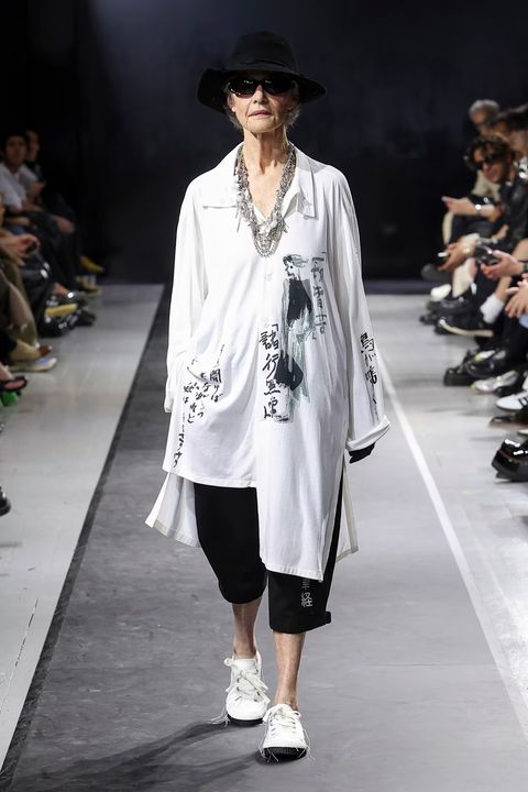LOOK.37