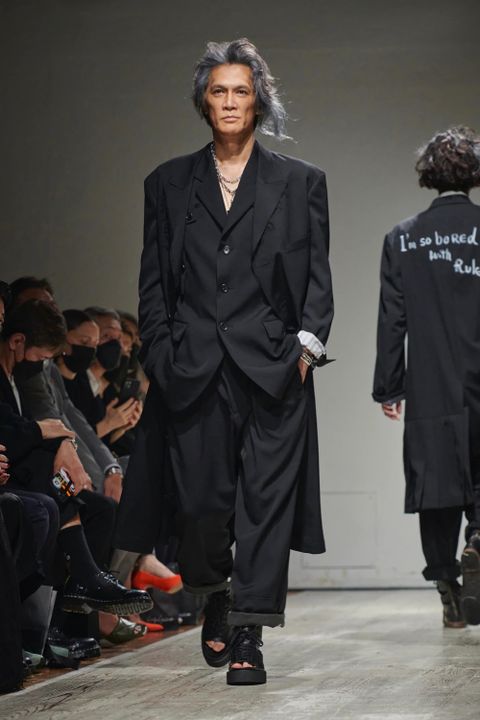 LOOK.38