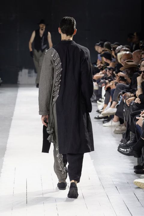 LOOK.35