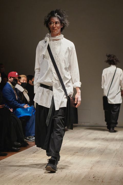 LOOK.33