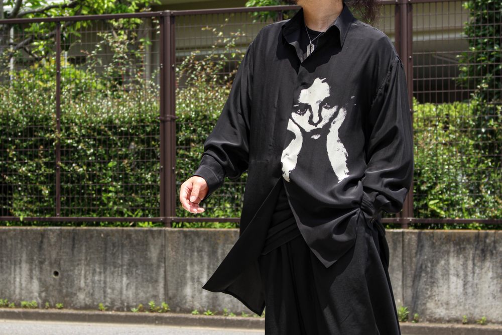 Yohji Yamamoto [シルクもデイリーカジュアルに見せて]