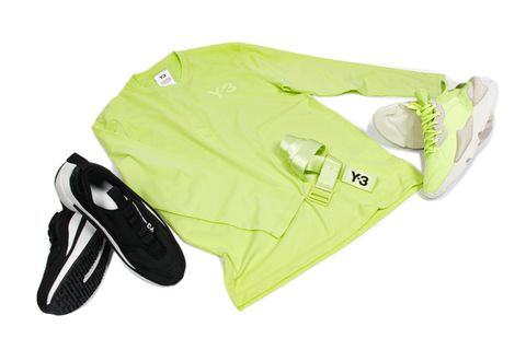 Y-3 [目を惹くカラーリングでスポーティーなスタイルを]