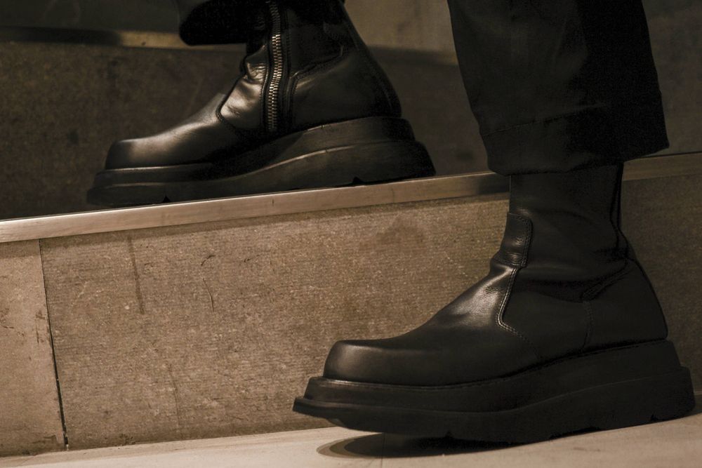 JULIUS [OVERLAYING SIDE ZIP ENGINEER BOOTS]
