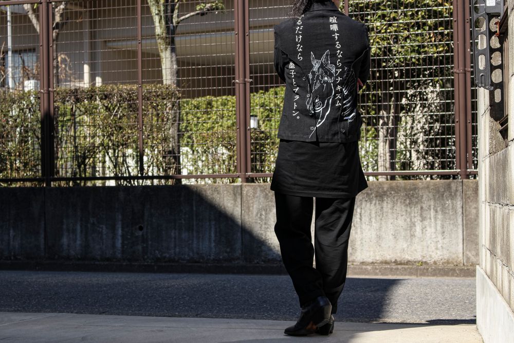 Yohji Yamamoto [外すことができないショート丈のコレクションジャケット]