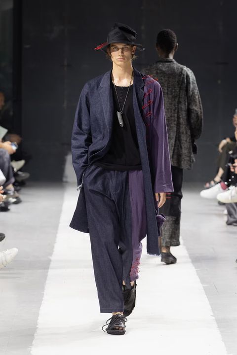 LOOK.33