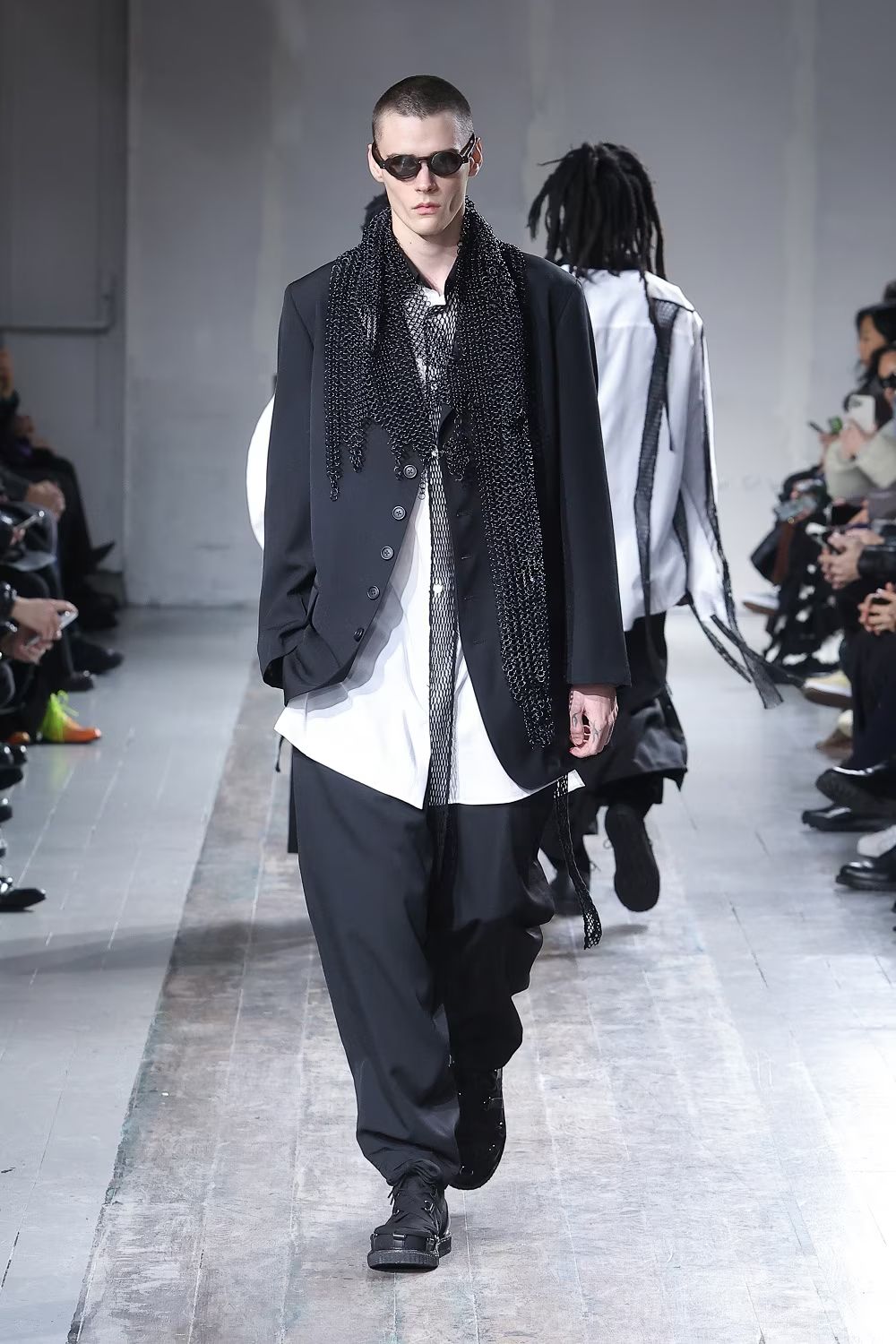 LOOK.28