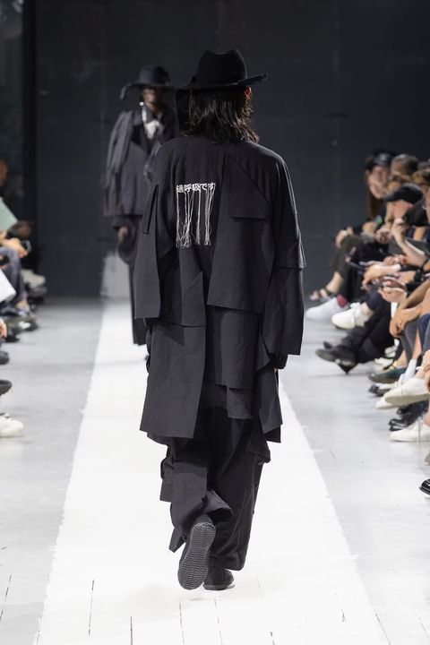 LOOK.39