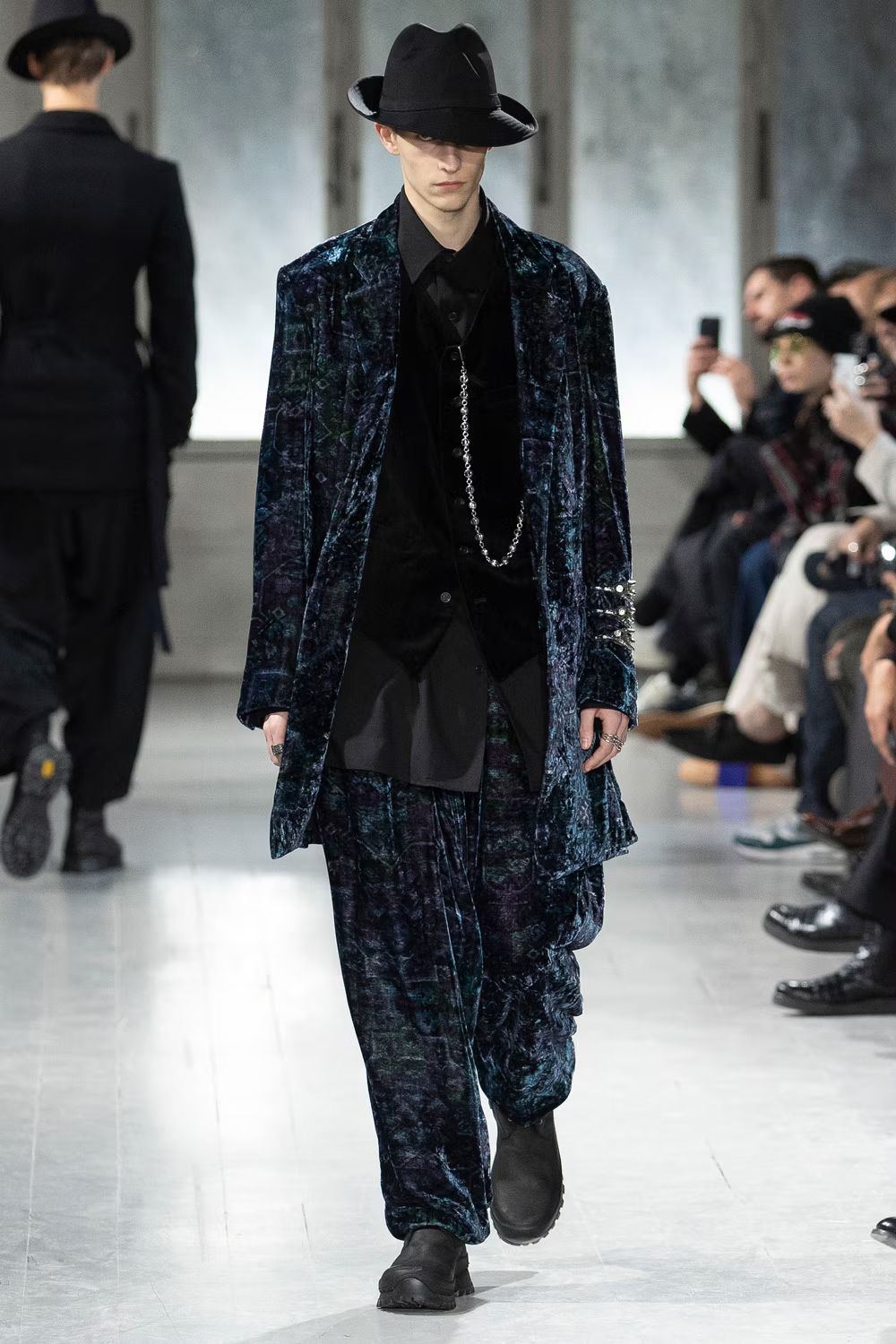LOOK.12