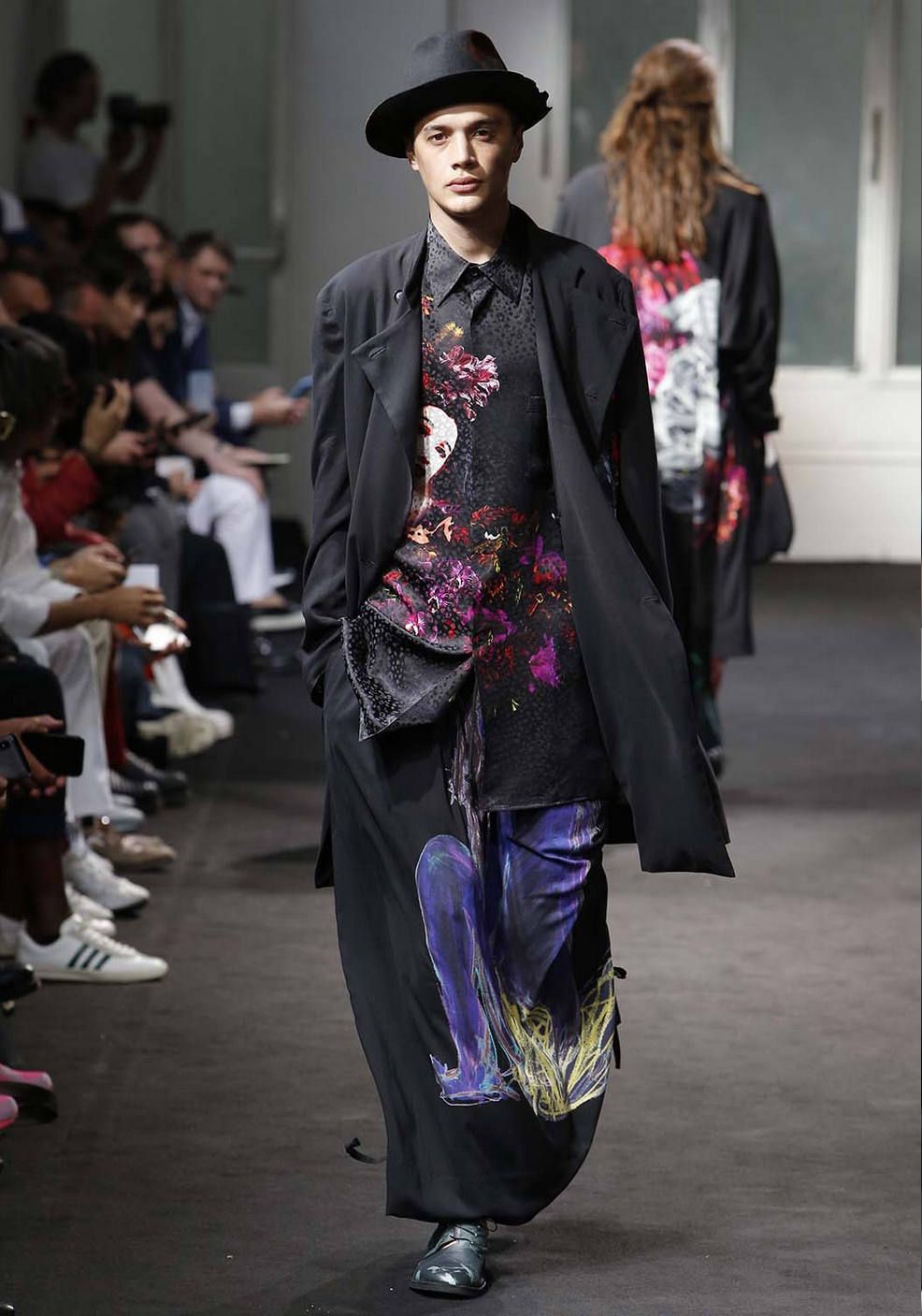 シルバー/レッド Yohji Yamamoto 花58プリントブラウス - 通販 - www