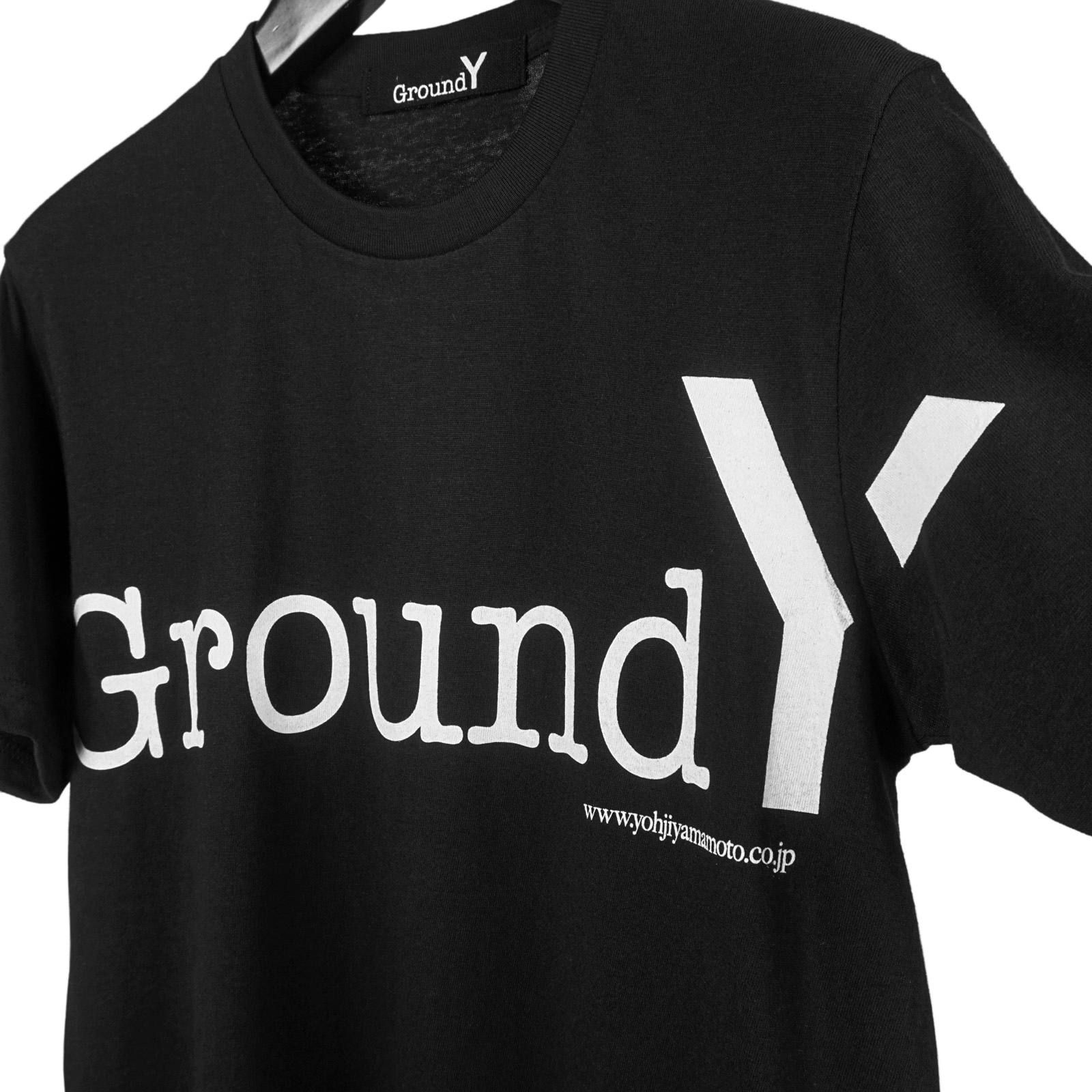 Ground Y | GYロゴグラフィック半袖カットソー (ユニセックス・メンズ) / ブラック / GA-T57-070-2