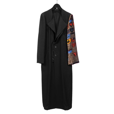 Yohji Yamamoto [HN-D18-809 / 紋章Aゴールド袖ドレス]