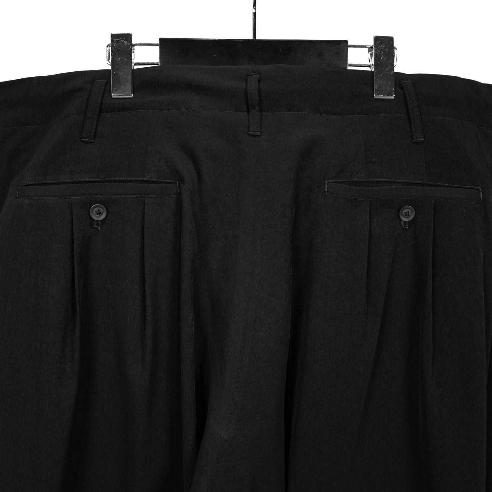 Yohji Yamamoto [HN-P21-500 / 12本タック裾ベルト付]