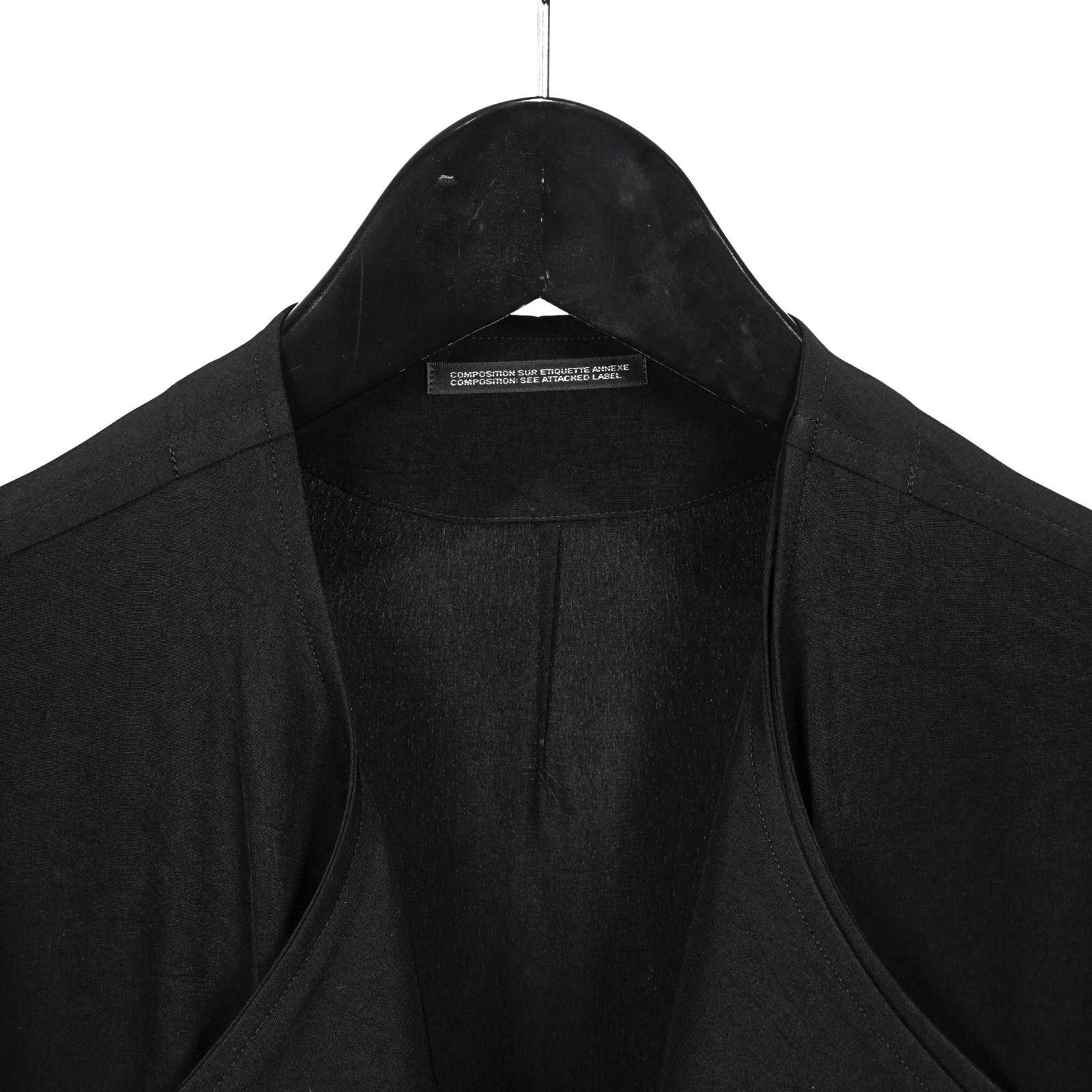 Yohji Yamamoto [HN-D18-809 / 紋章Aゴールド袖ドレス]