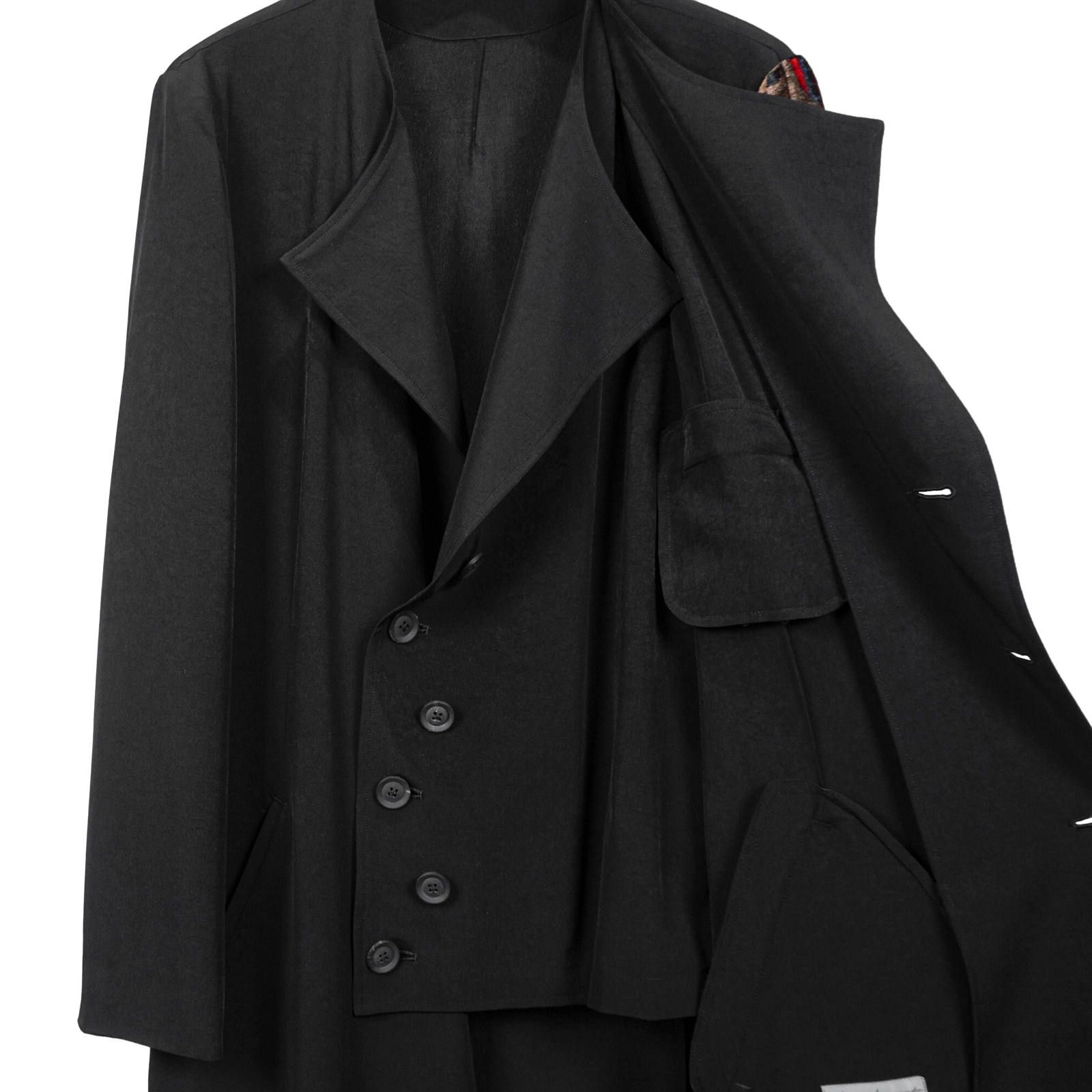 Yohji Yamamoto [HN-D18-809 / 紋章Aゴールド袖ドレス]