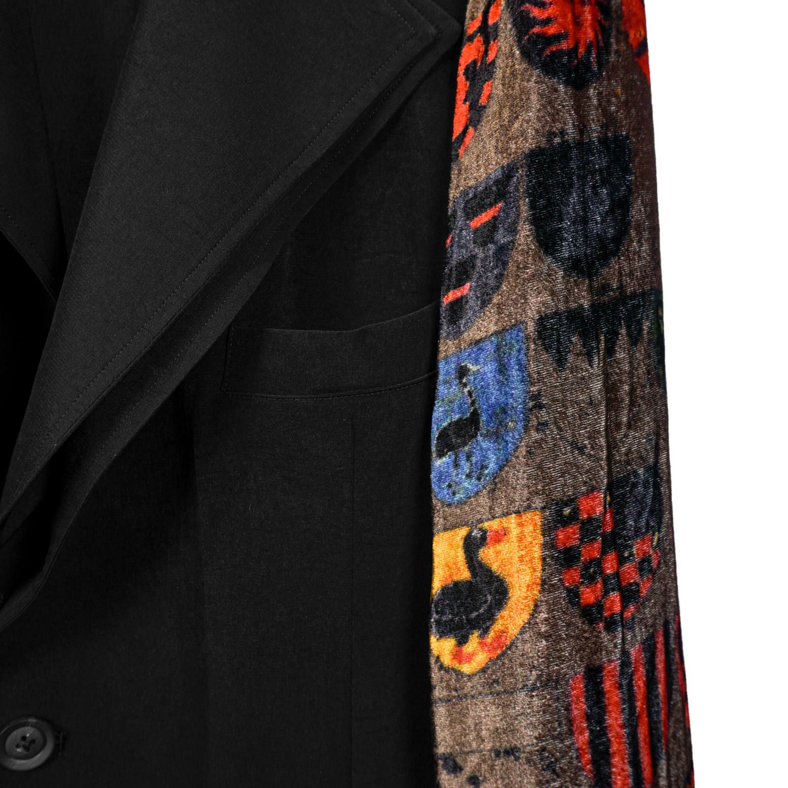 Yohji Yamamoto [HN-D18-809 / 紋章Aゴールド袖ドレス]