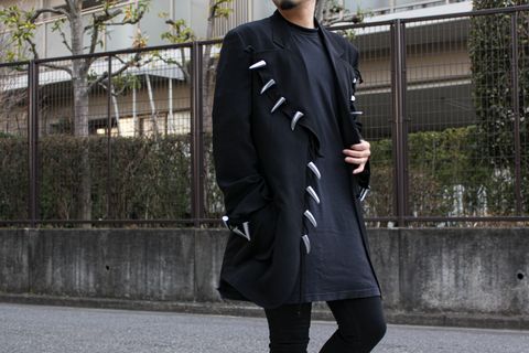 Yohji Yamamoto [コレクションパーツが光る作品]