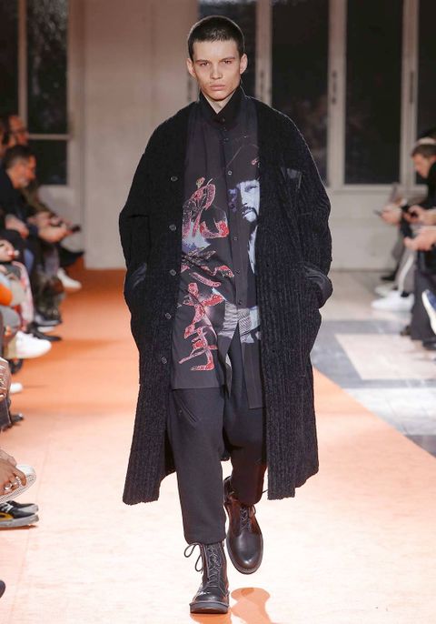 LOOK 32