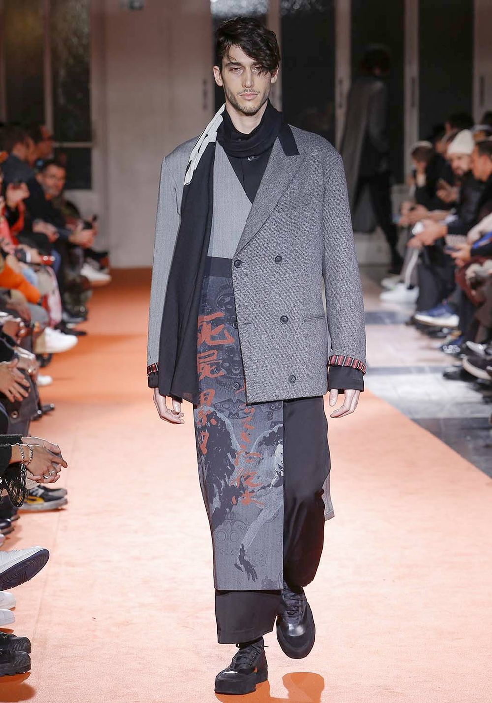 LOOK 28