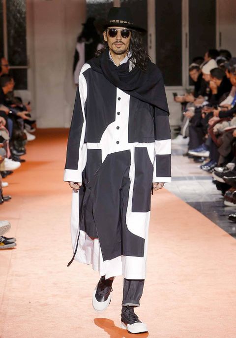LOOK 22