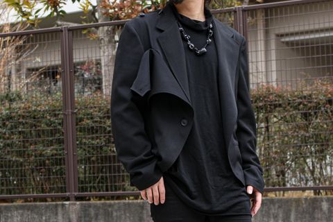 Yohji Yamamoto [ブランドらしさを残したショートジャケット]