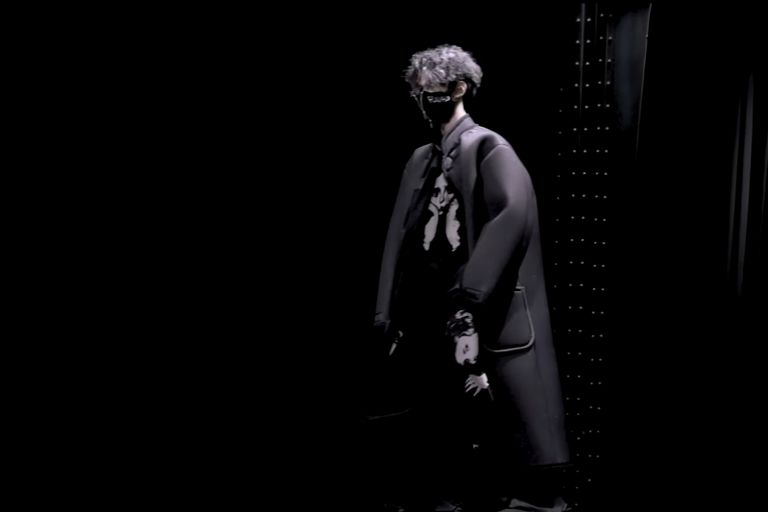 Yohji Yamamoto [覗かせて楽しめる季節のスタイル]
