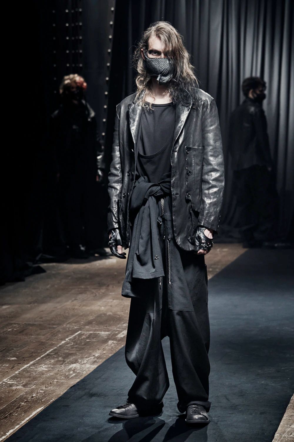 LOOK.11