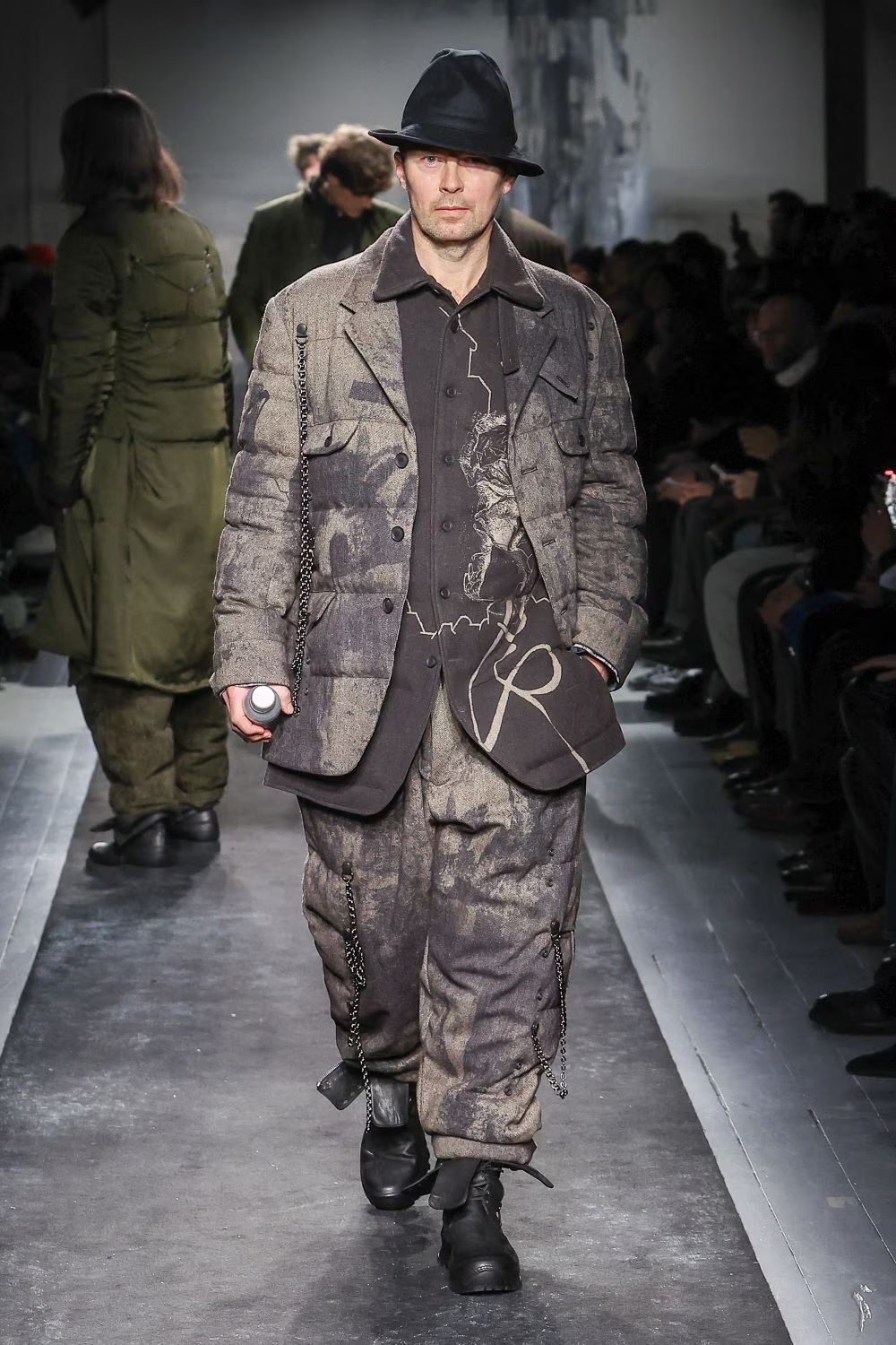 LOOK.27