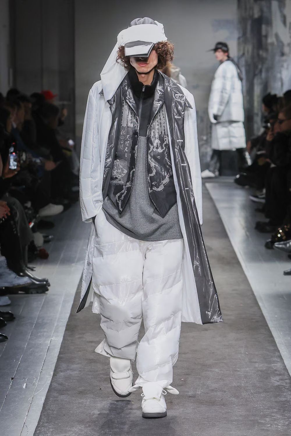 LOOK.34