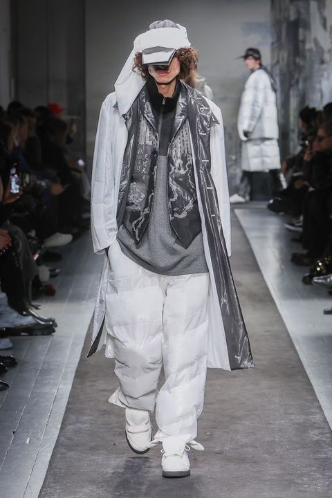LOOK.34