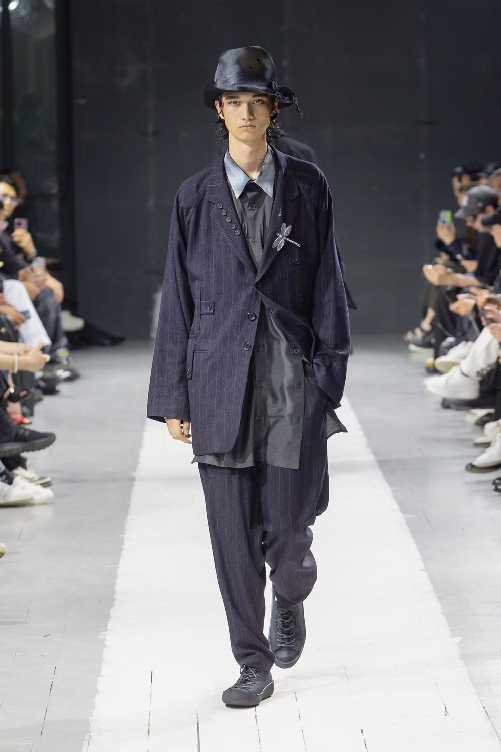 LOOK.4
