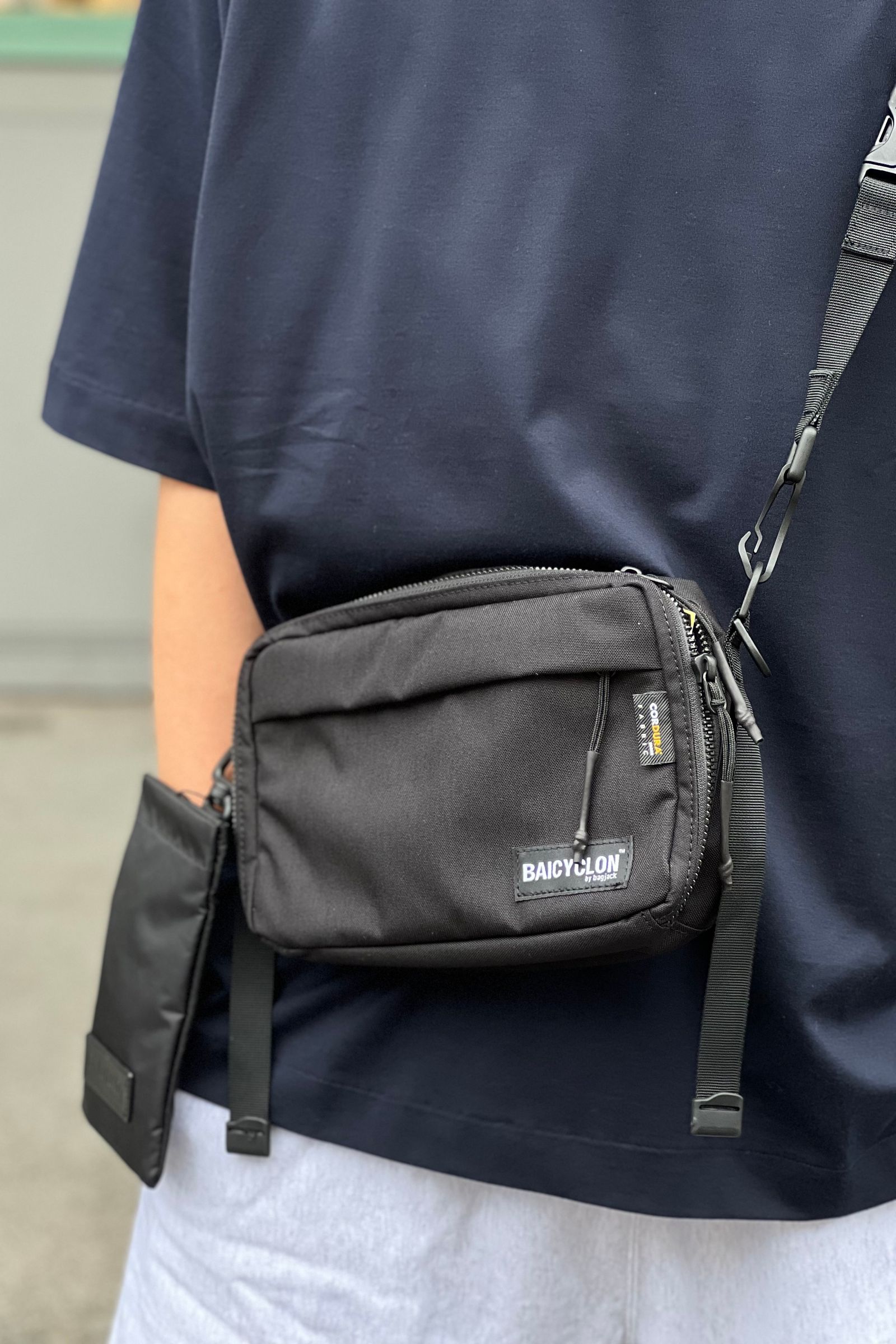 半袖モックネックtee/UNIVERSAL PRODUCTS