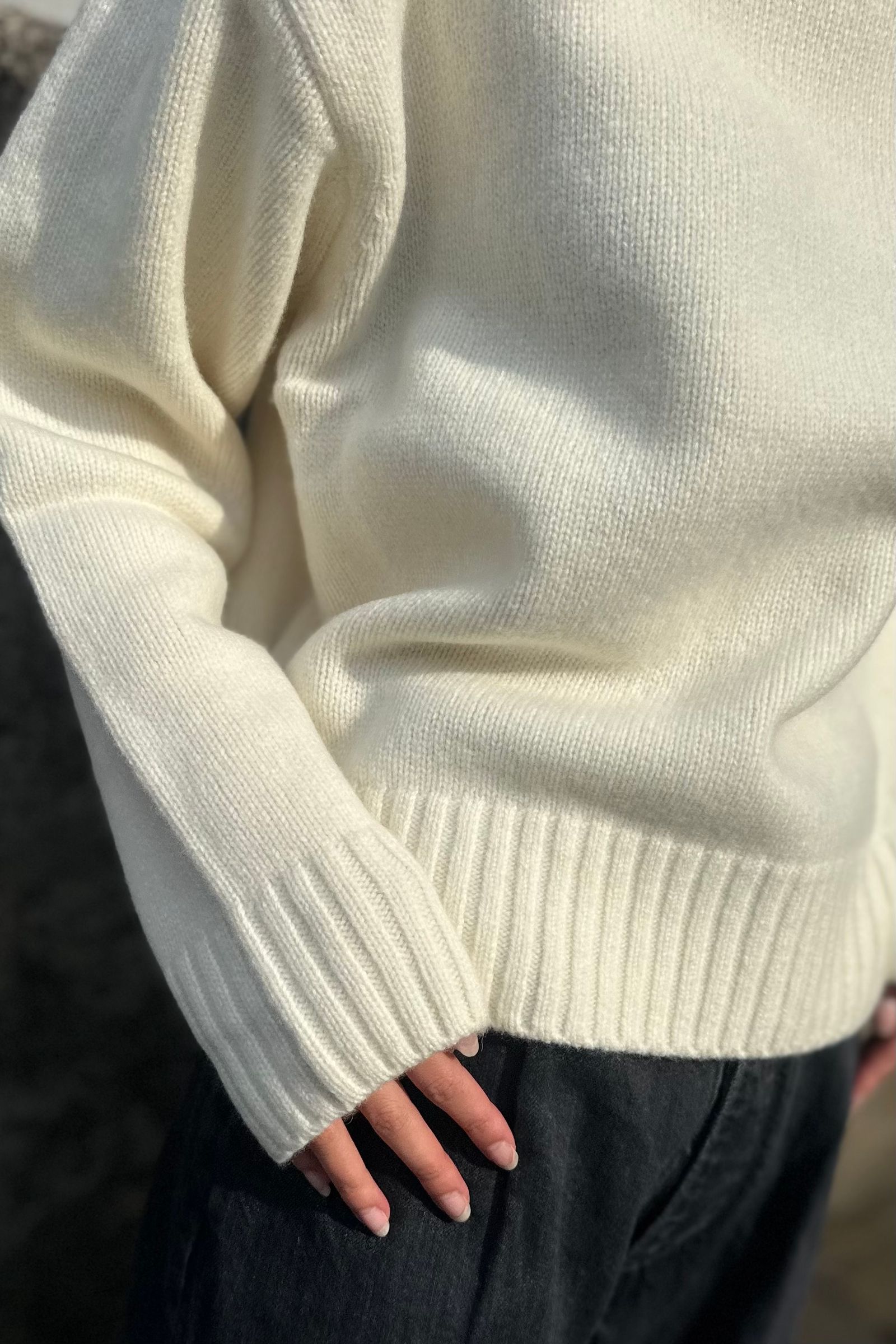 ATON - WOOL CASHMERE SILK CREWNECK SWEATER -off white- 23aw women