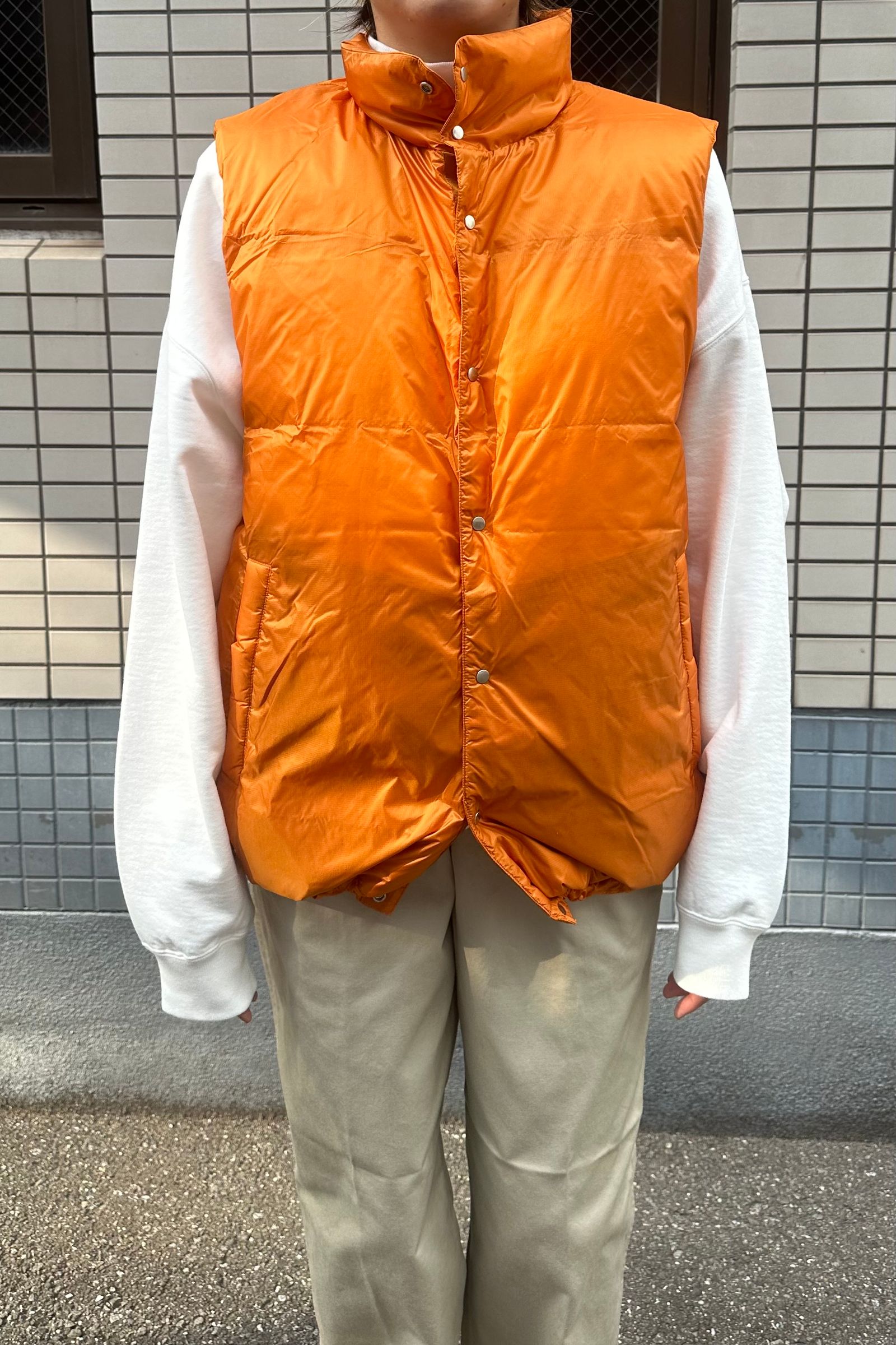 UNIVERSAL PRODUCTS - REVERSIBLE PACKABLE DOWN VEST-ORANGE