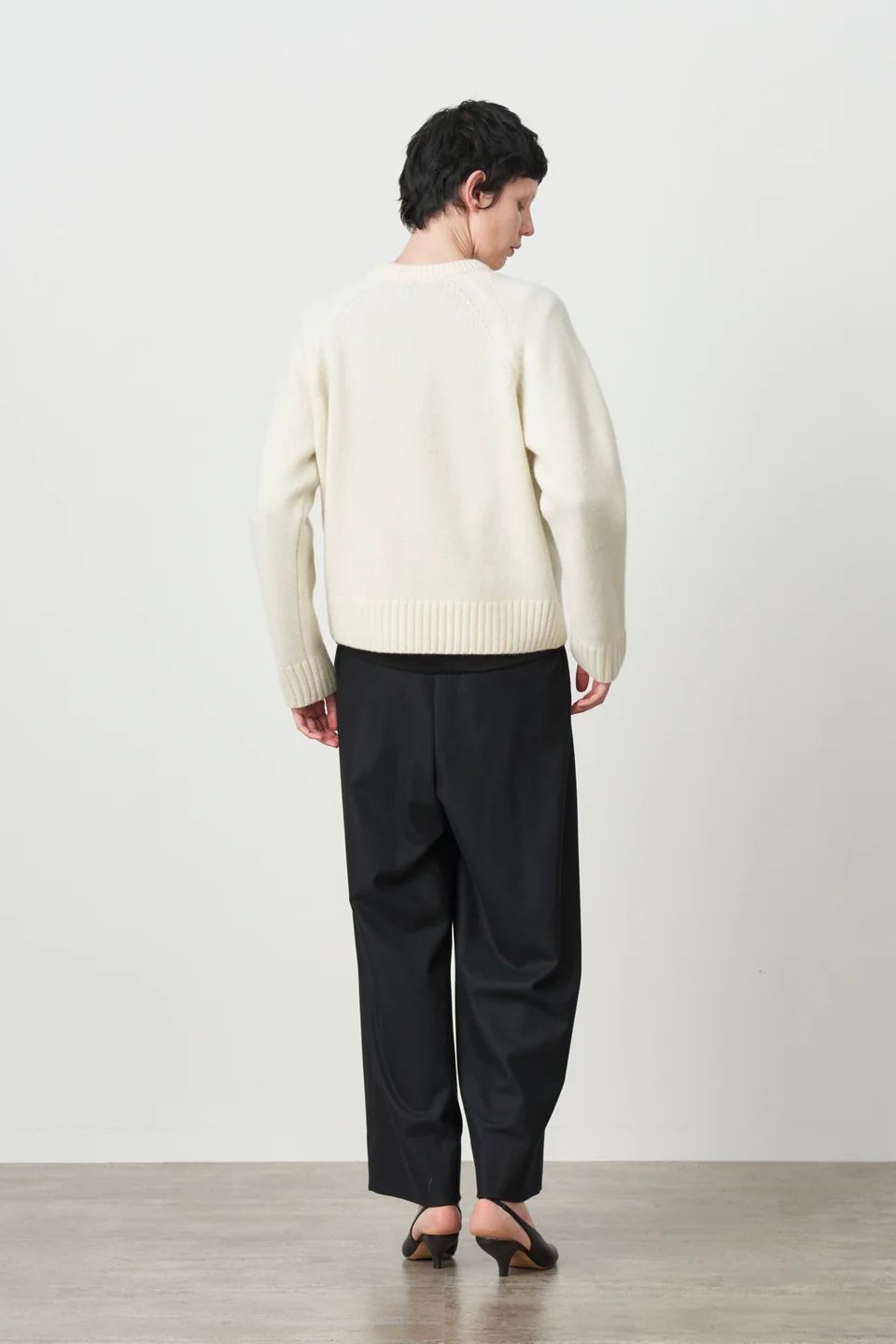 ATON - 【先行予約】WOOL CASHMERE SILK CREWNECK SWEATER -off white